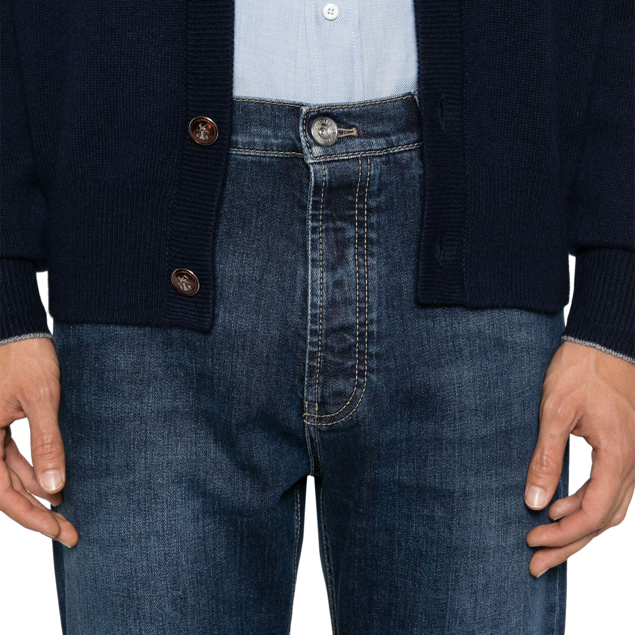 Details for 브루넬로 쿠치넬리 SS24 슬림핏 스트레이트 로고 진 인디고 블루. M283PO1090-C1468