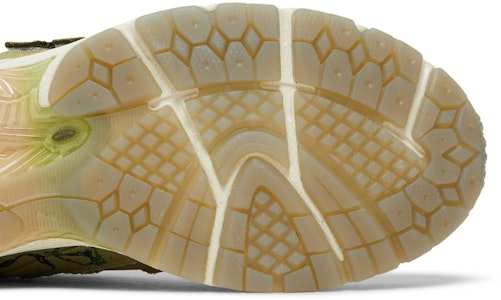 브라이언 자일스 x 뉴발란스 2002R "이제 뭐?" M2002RAG Purchase 브라이언 자일스 x 뉴발란스 2002R "이제 뭐?" M2002RAG