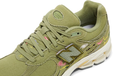 브라이언 자일스 x 뉴발란스 2002R "이제 뭐?" M2002RAG 2