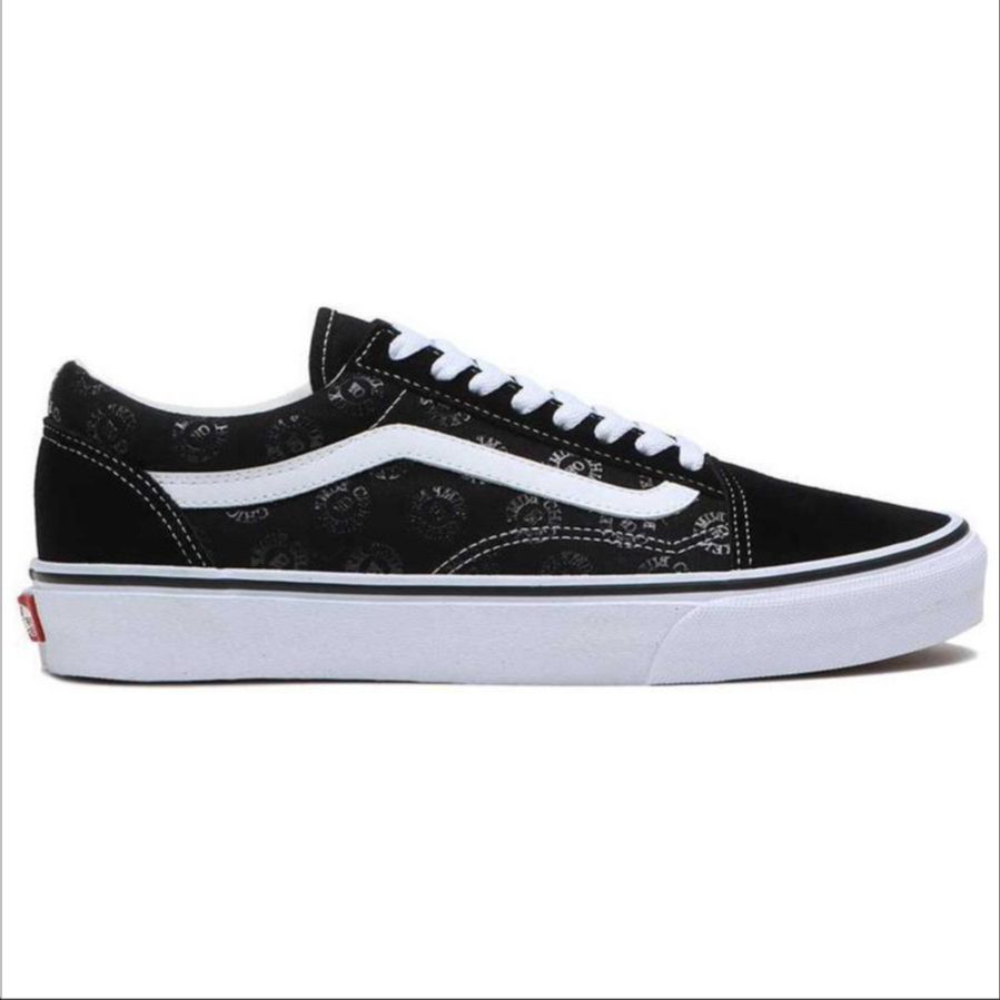 Shop BUMP OF CHICKEN x Vans Old Skool 'Hitam/Putih' V36CF-BUMP-BK
