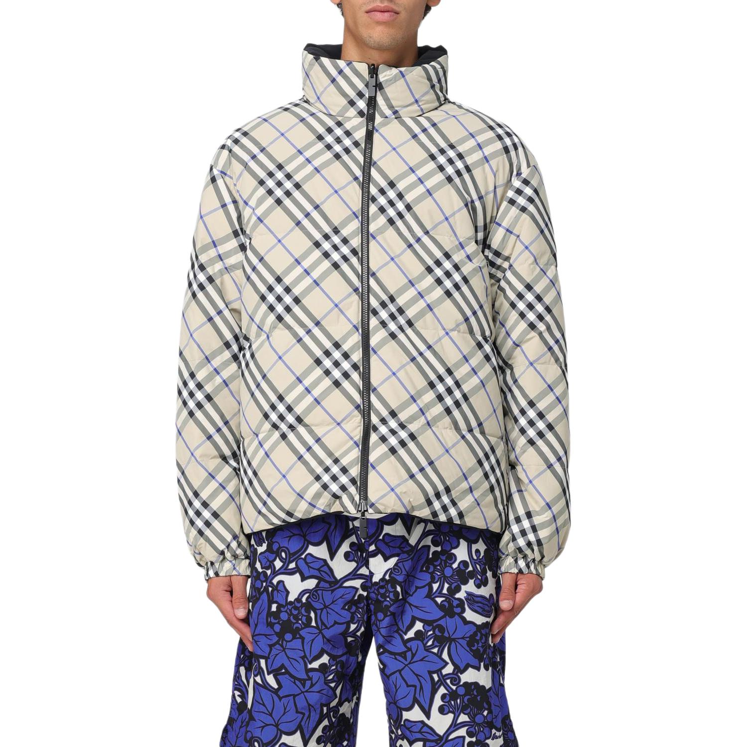 Burberry  Beige Check Reversible Jacket with Detachable Hood. 80960961 圖 2