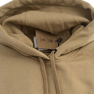 Sudadera Burberry Beige con Estampado de Letras y Corte Holgado. 80669051 Details for Sudadera Burberry Beige con Estampado de Letras y Corte Holgado. 80669051