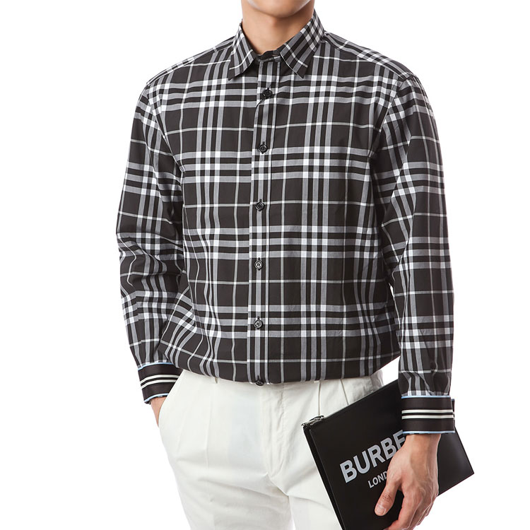 Lookbook バーバリー ブラック＆ホワイト チェック柄 長袖シャツ. 80298791