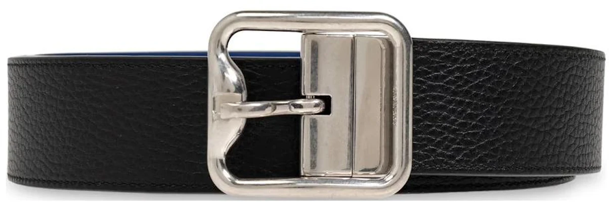 Burberry Sabuk Kulit Hitam dengan Logo Ukiran Dua Sisi. 8092056A1189 Buy Burberry Sabuk Kulit Hitam dengan Logo Ukiran Dua Sisi. 8092056A1189