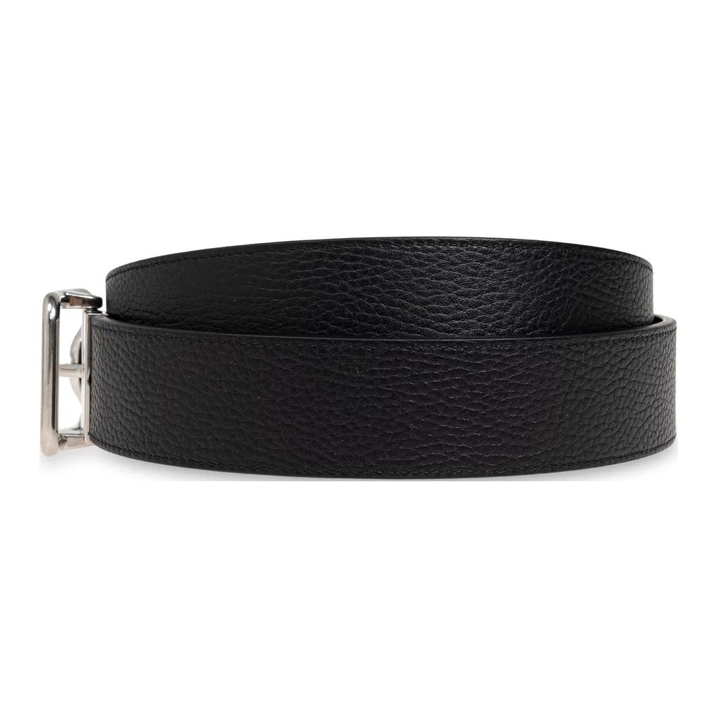 Lookbook Burberry Sabuk Kulit Hitam dengan Logo Ukiran Dua Sisi. 8092056A1189