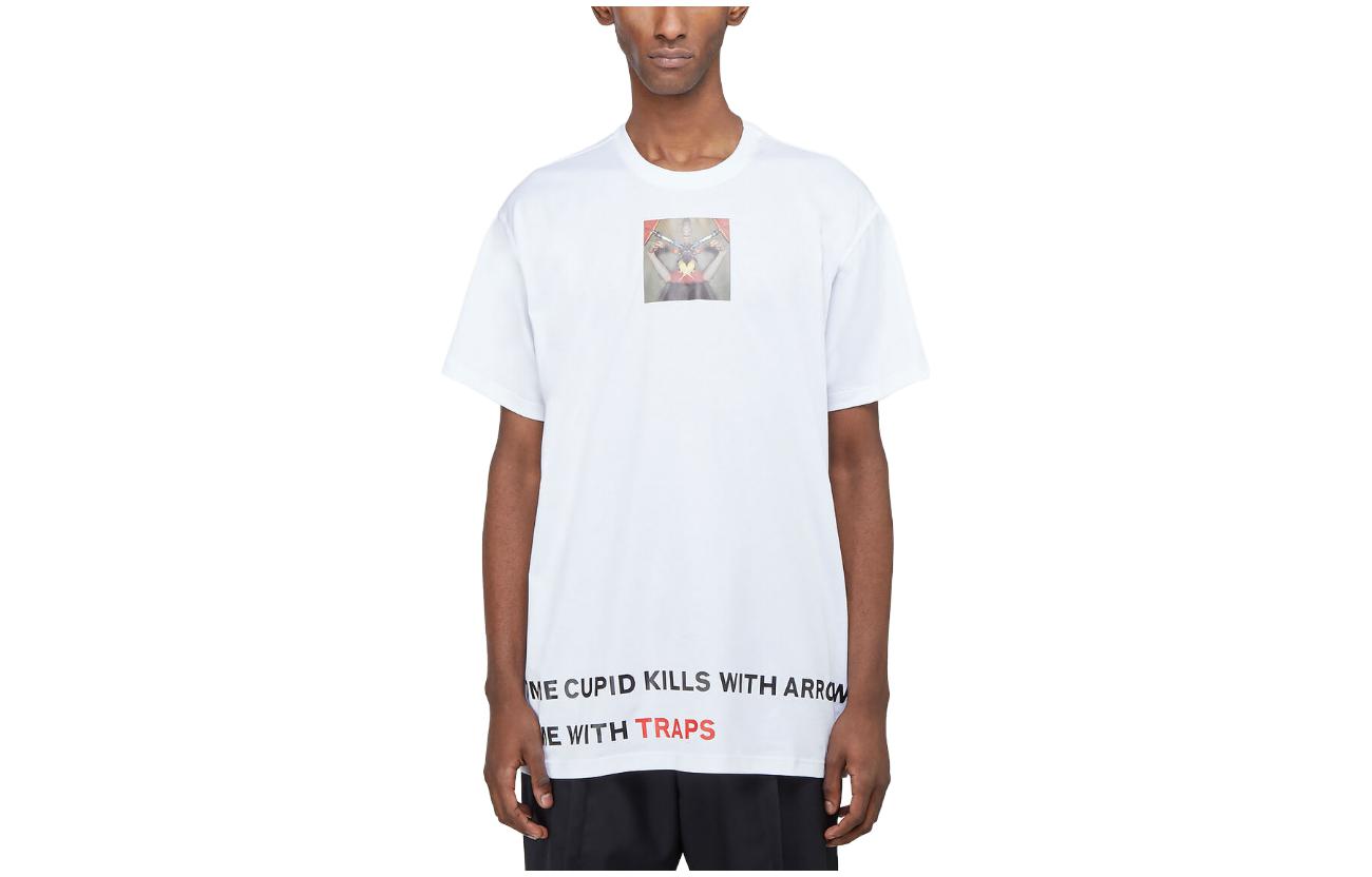 Buy Burberry  Black Crewneck T-Shirt with Letter Pattern Design. 45587581