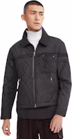 Lookbook Burberry Jaket Zip Hitam Berlian Quilted dengan Poket Dada. 80616651