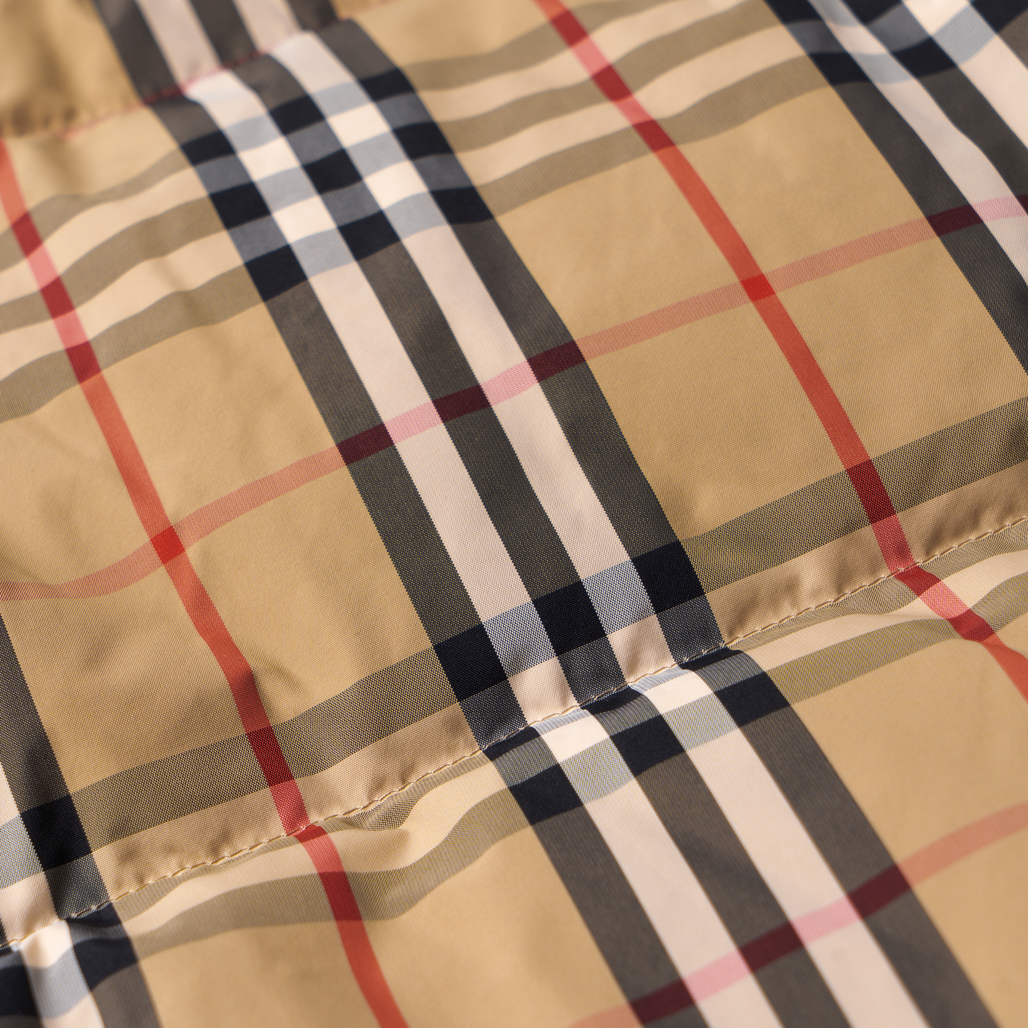 Burberry  Black Down Jacket with Patchwork Check Print and Stand Collar. 80792961 圖 7