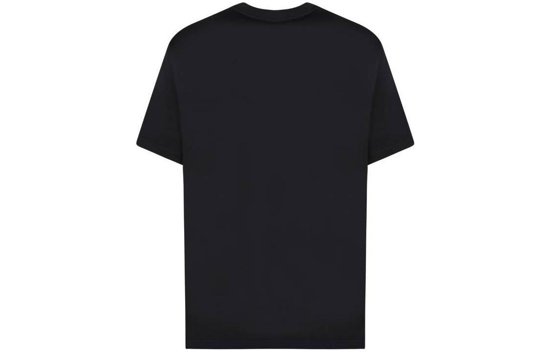 Lookbook Burberry Baju T-Shirt Hitam Cetakan Huruf Leher Bulat Lengan Pendek. 80842331