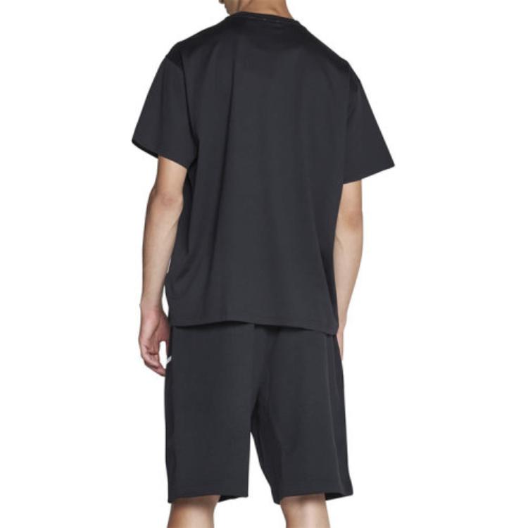 Sizing Burberry  Black Letter Print Loose-Fit Crew Neck T-Shirt. 8055307