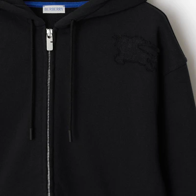 Burberry 黑色寬鬆版連帽衫搭配騎士徽標。 80849801 Sizing Burberry 黑色寬鬆版連帽衫搭配騎士徽標。 80849801