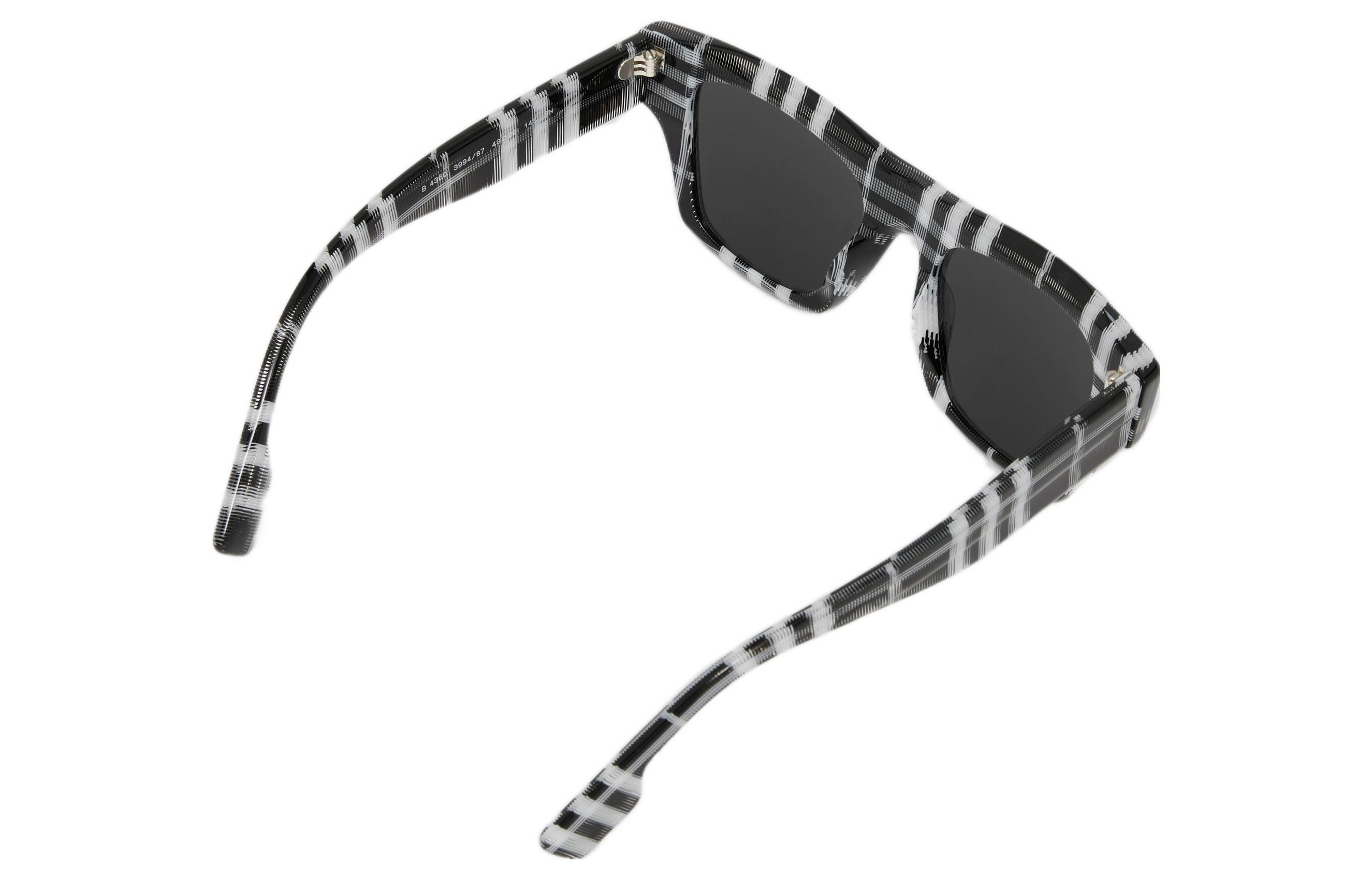 Lookbook Burberry  Black Plaid Square Sunglasses Fashion Casual Style. 40823051