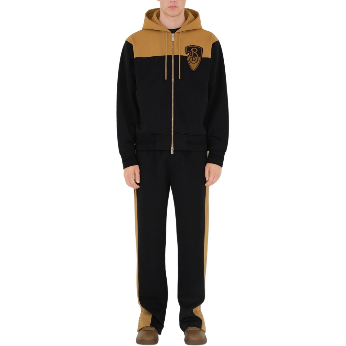 Lookbook Burberry Celana Hitam Elastis Santai dengan Bordir Logo Shield. 80990811