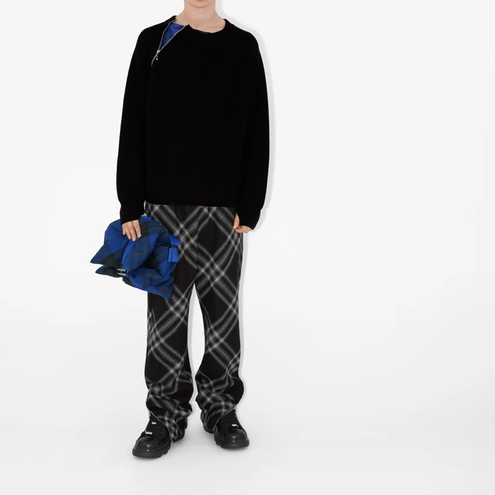 Burberry  Black Solid Color Crew Neck Pullover Sweater 80831751 圖 5