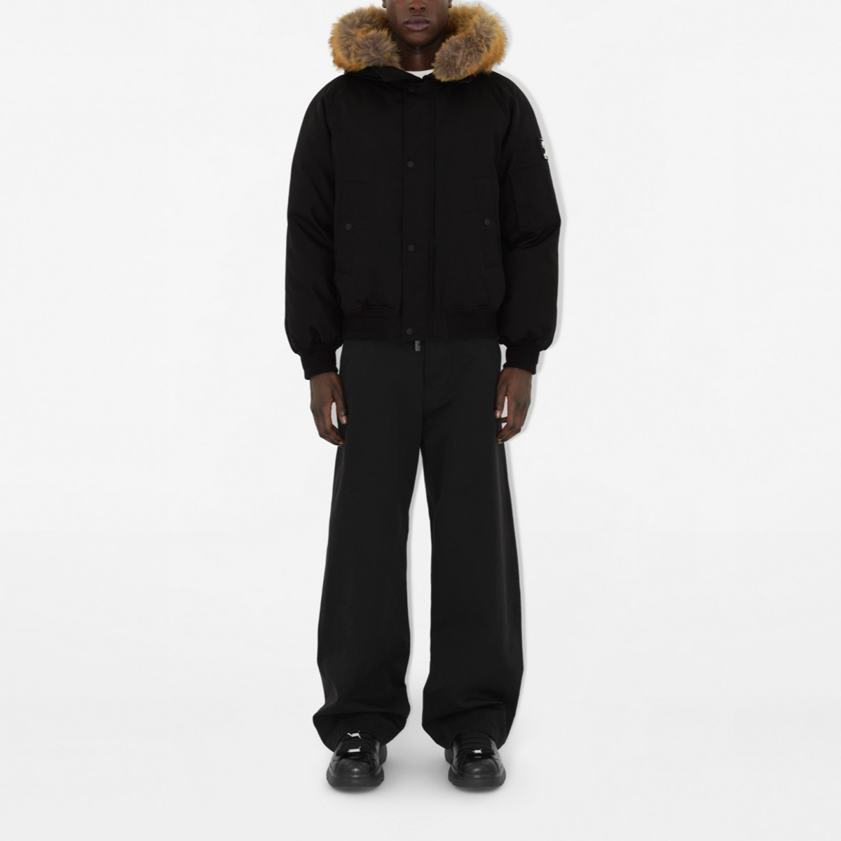 Burberry  Black Solid Logo Hooded Zip-Up Down Jacket 80915651 圖 4