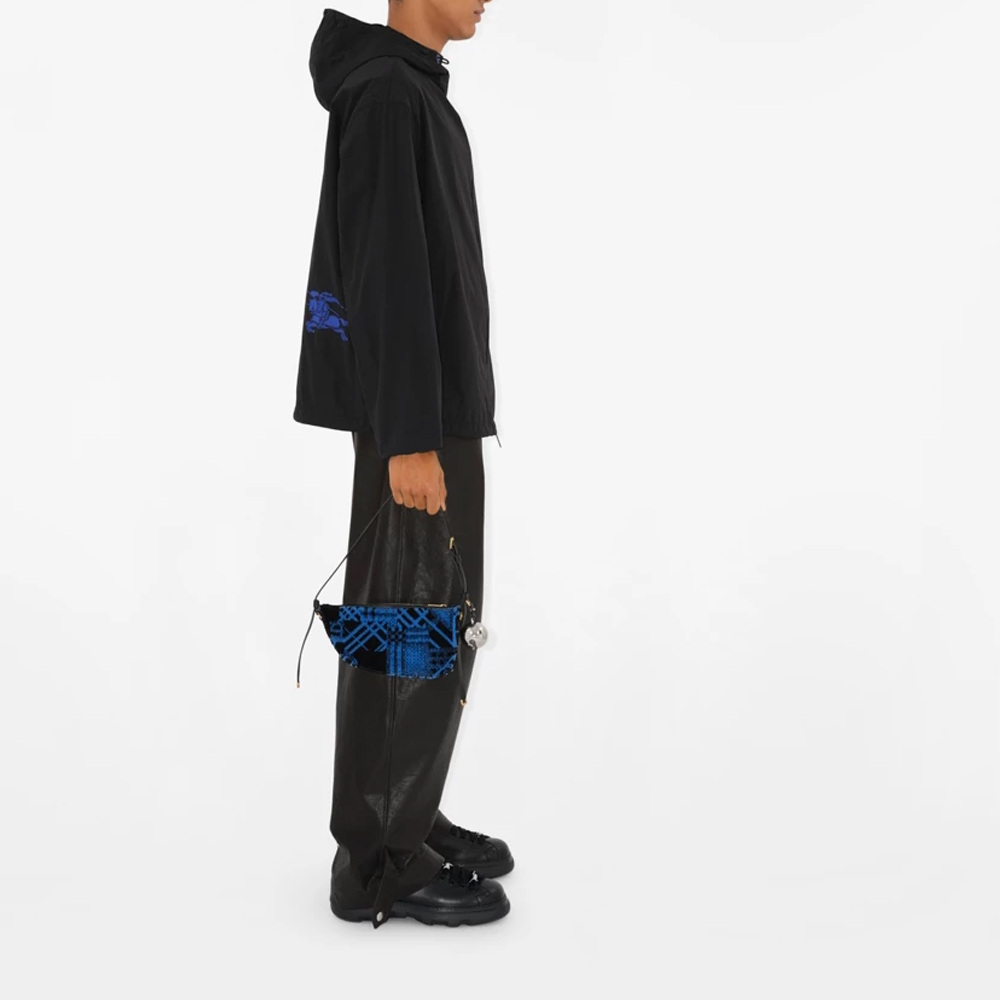 Details for Chaqueta con capucha negra Burberry casual con cremallera sólida. 80818861