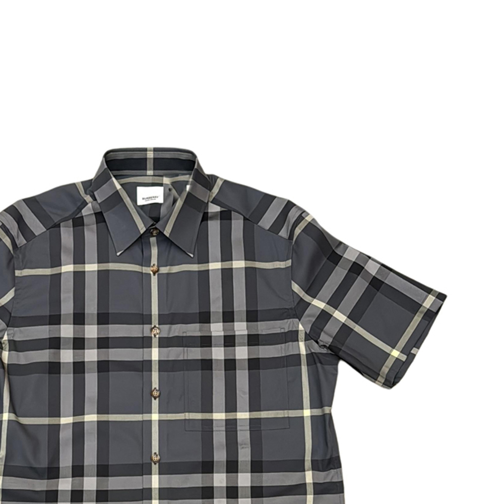 Sizing 버버리 블루 체크 반소매 버튼업 셔츠. 80842931