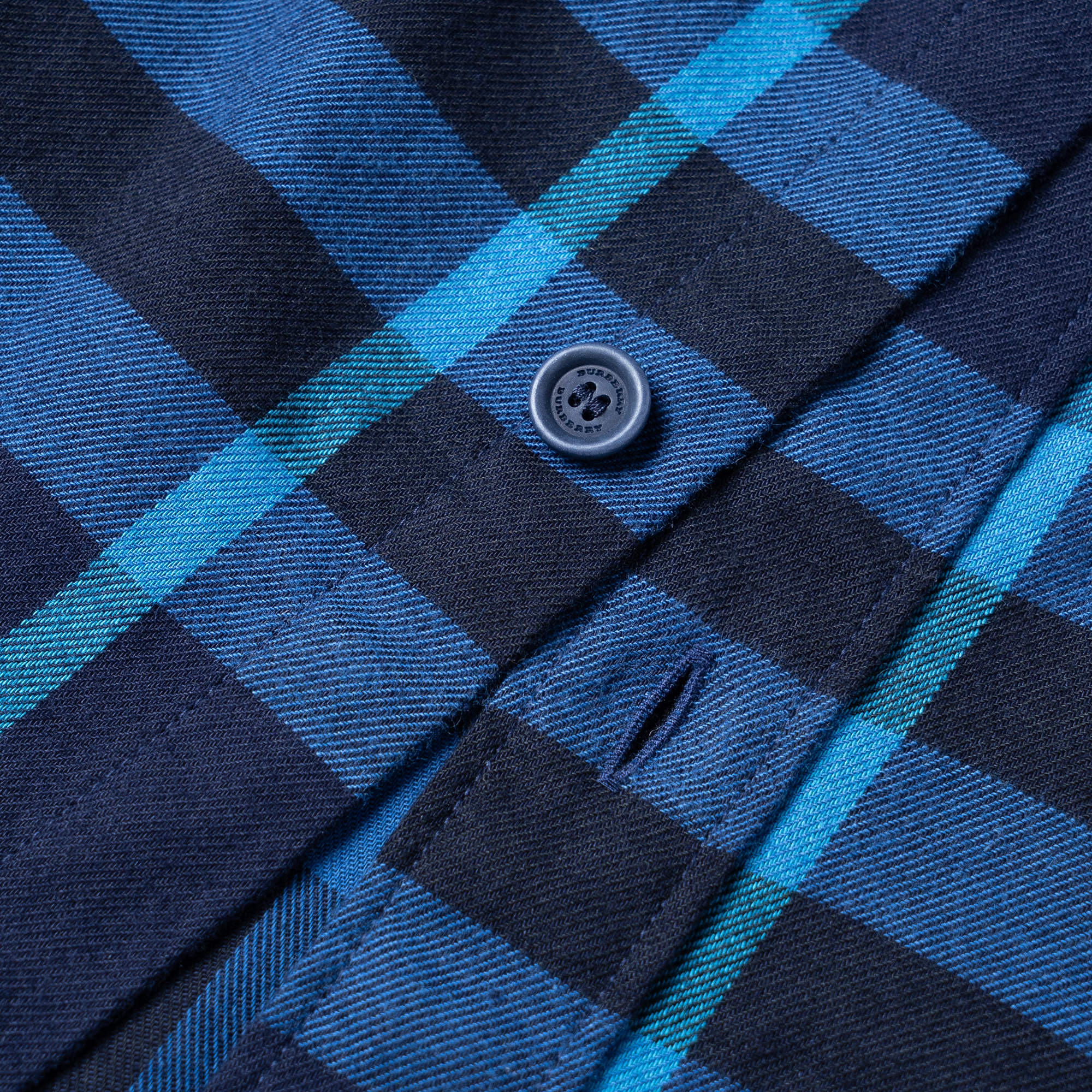 Details for 버버리 블루 체크 긴소매 버튼업 셔츠 40238651