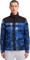 Lookbook Burberry Jaket Puffer Corak Camouflage Biru. 80495141