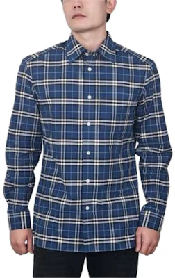 Burberry Kemeja Lengan Panjang Biru Kotak-Kotak Kancing Model Kerah. 80114001 Shop Burberry Kemeja Lengan Panjang Biru Kotak-Kotak Kancing Model Kerah. 80114001