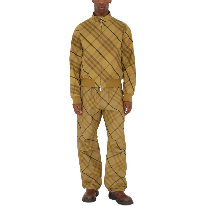 Shop Chaqueta Burberry Cuadros Cremallera Cuello Alto SS24 Cedro Talla Oversized 80814181