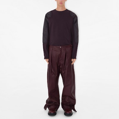 Burberry Contrast Crewneck Pullover Sweatshirt - Berry Color. 80775301 Lookbook Burberry Contrast Crewneck Pullover Sweatshirt - Berry Color. 80775301