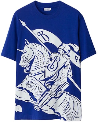 Burberry Equestrian Knight Print Crew Neck T-Shirt Warna Knight Blue. 80897431 Order Burberry Equestrian Knight Print Crew Neck T-Shirt Warna Knight Blue. 80897431