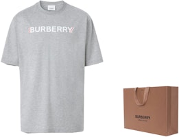 バーバリー グレー レタープリント コットン オーバーサイズ Tシャツ 80530121 Lookbook バーバリー グレー レタープリント コットン オーバーサイズ Tシャツ 80530121