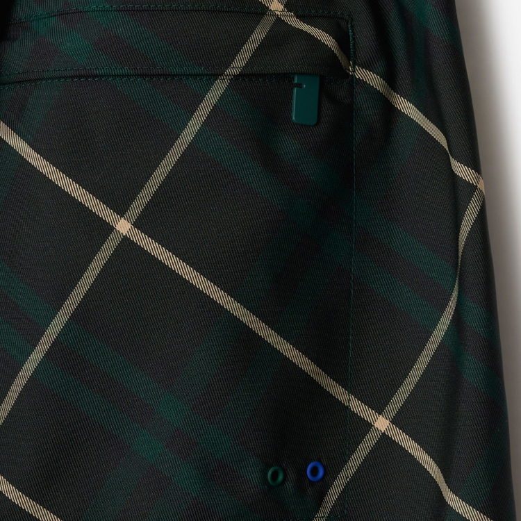 Sizing Burberry Seluar Pendek Santai Hijau Corak Kotak dengan Poket ZIP. 80903001