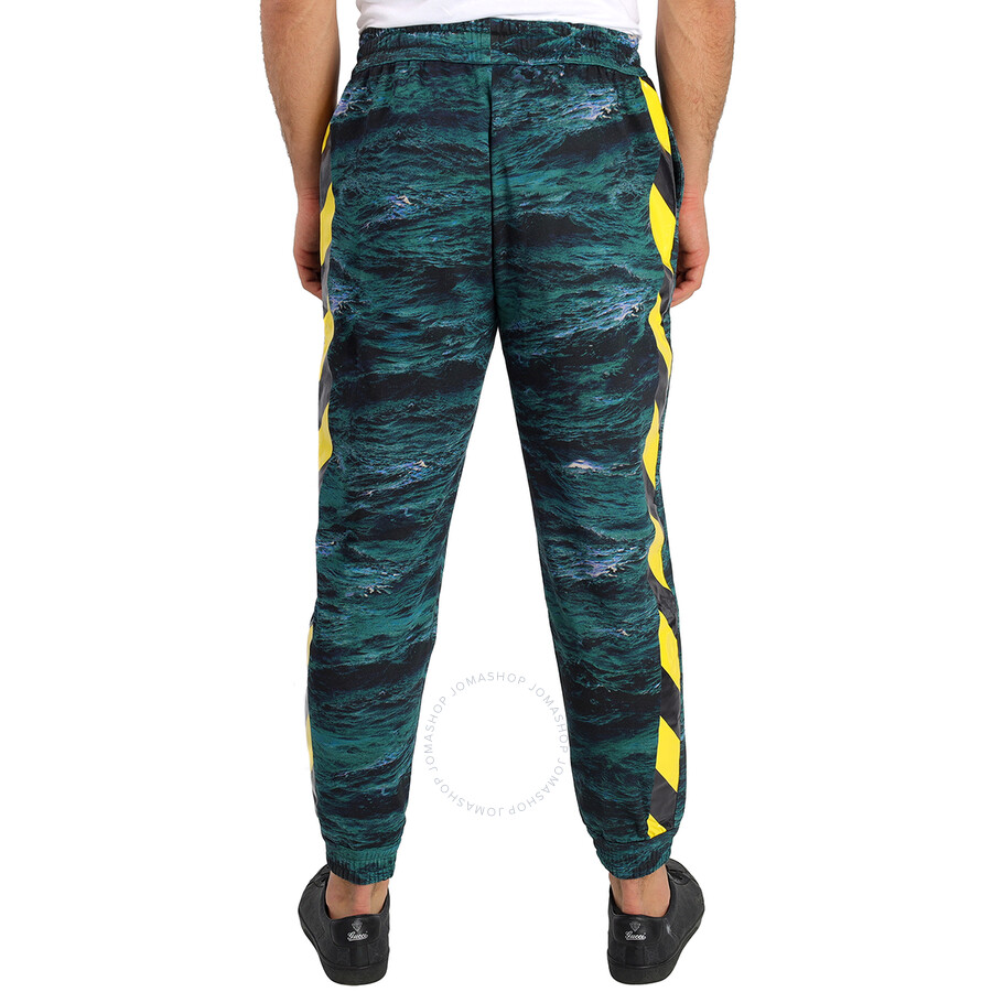 Purchase Pantalones Jogger Verdes de Mármol de Burberry con Diseño de Cinturón Mid-Waist. 8024608