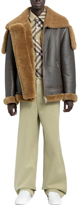 Burberry Celana Hijau Wide-Leg Kasual dengan Ritsleting Depan. 80766461 Lookbook Burberry Celana Hijau Wide-Leg Kasual dengan Ritsleting Depan. 80766461