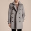 Lookbook Burberry Kelabu Kensington Trench Coat Berkancing Dua dengan Tali Pinggang. 40226921