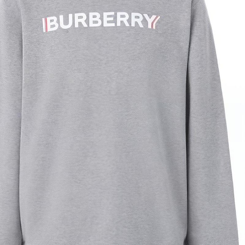 Shop 버버리 그레이 로고 프린트 크루넥 풀오버 스웻셔츠 80529921