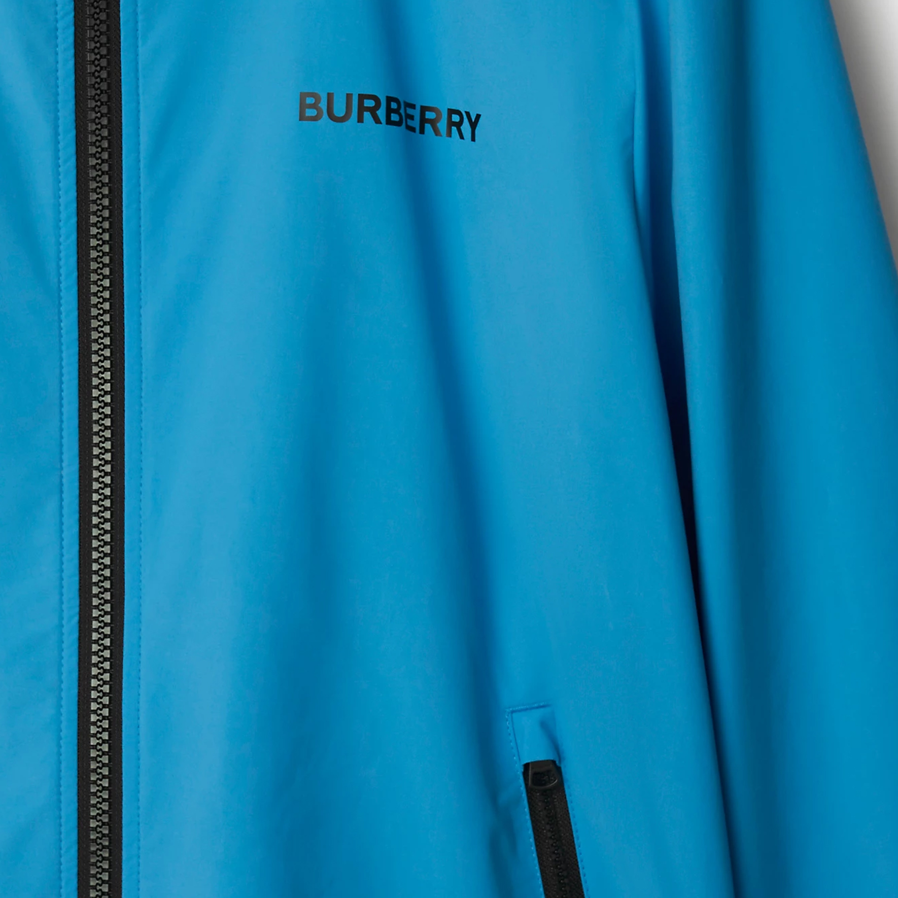 Purchase バーバリー ハイドランジアブルー ロゴプリント フーデッドジャケット. 80842271