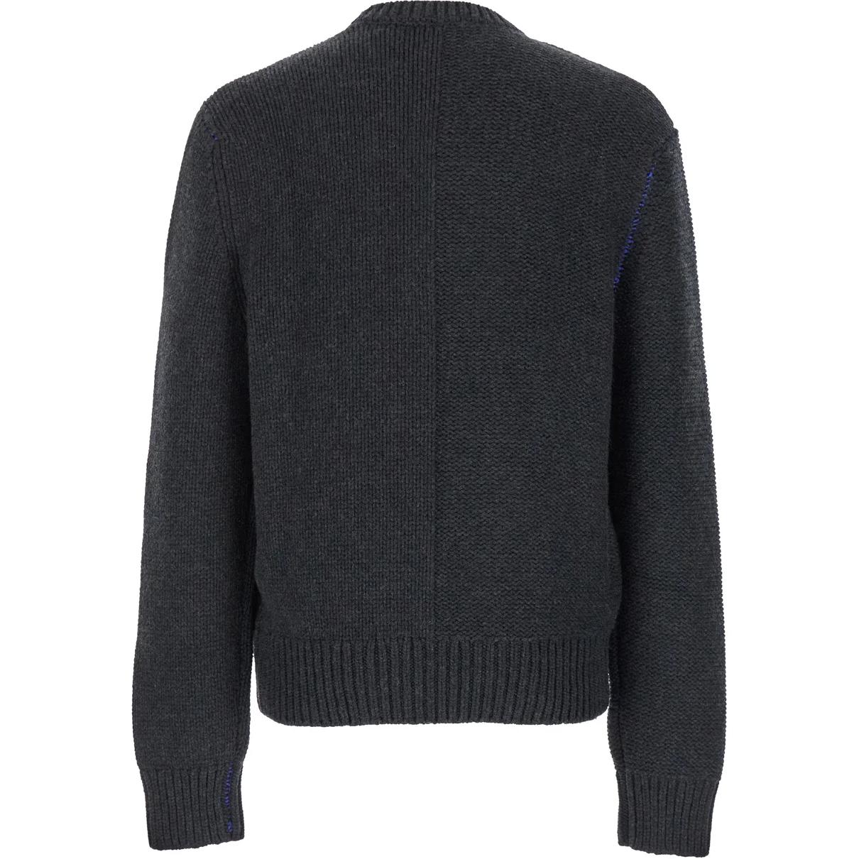 Burberry  Intarsia Knit Crewneck Sweater in Dark Gray. 80928631 圖 2