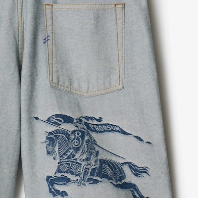 Burberry Celana Pendek Denim Loose Fit Wide-Leg Logo Equestrian Biru. 80864521 Sizing Burberry Celana Pendek Denim Loose Fit Wide-Leg Logo Equestrian Biru. 80864521