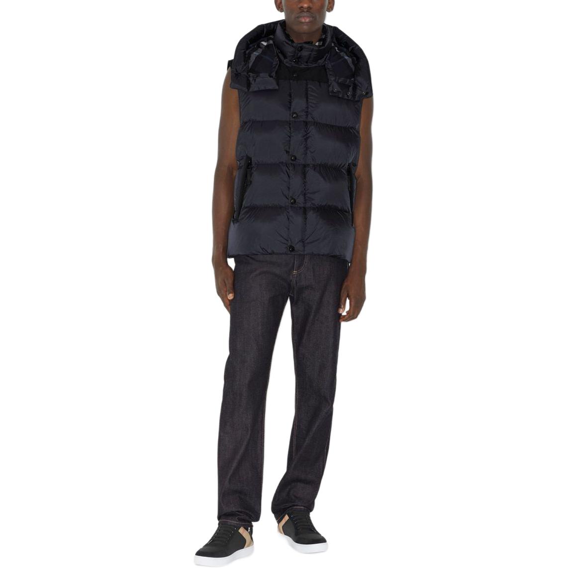 Shop バーバリー ネイビーブルーフード付きダウンジャケット（着脱可能な袖付き） 80839711