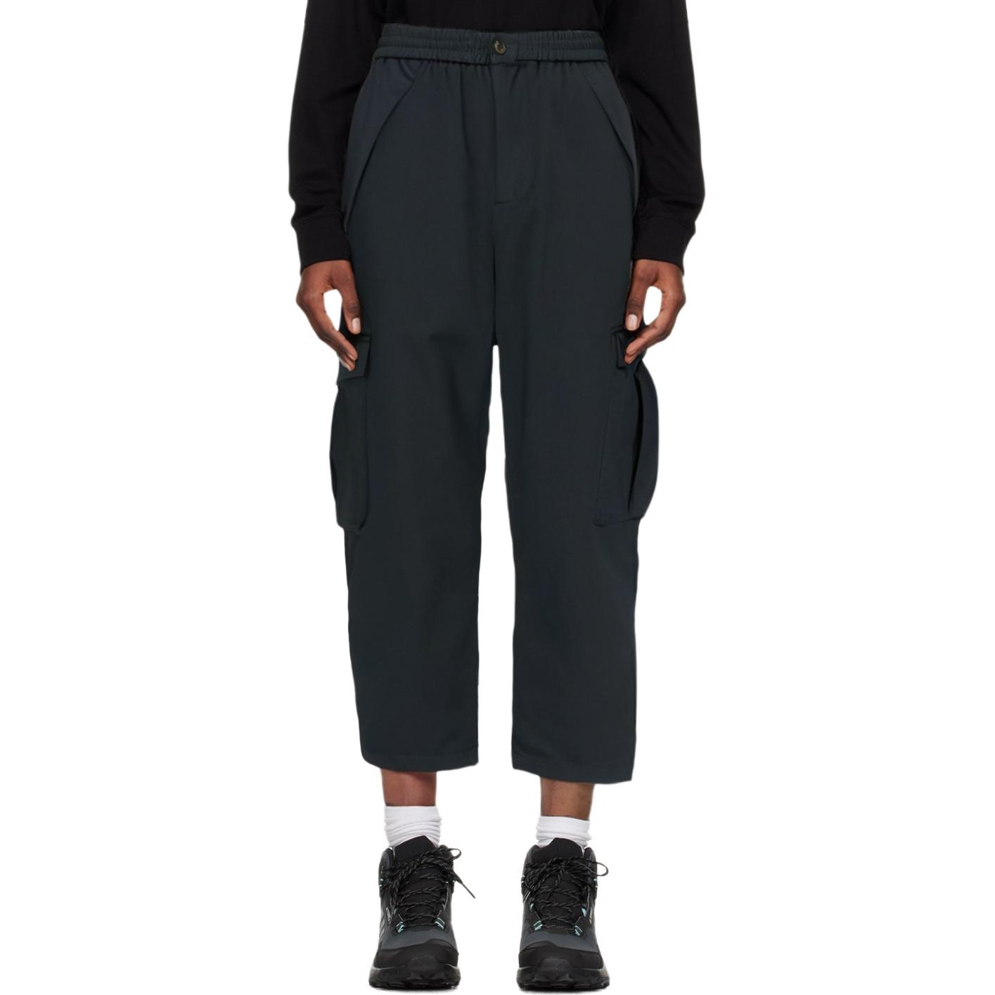 Lookbook Burberry Celana Panjang Kasual Navy Blue Straight-Leg dengan Kantong. 80640551