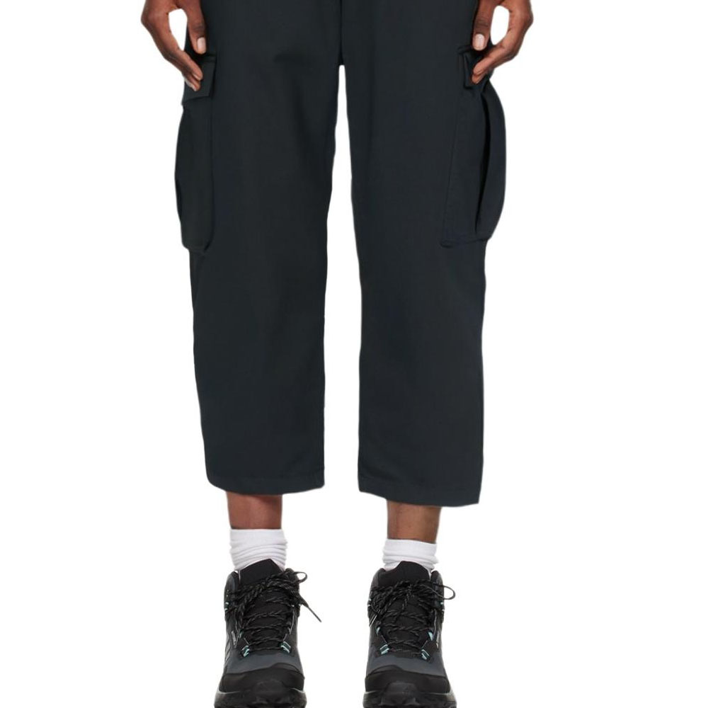 Shop Burberry Celana Panjang Kasual Navy Blue Straight-Leg dengan Kantong. 80640551