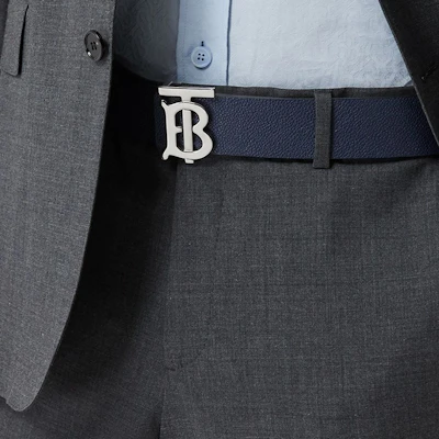 Burberry 可翻轉雙面藍色小牛皮腰帶3.5cm銀扣禮盒套裝 8043246 Purchase Burberry 可翻轉雙面藍色小牛皮腰帶3.5cm銀扣禮盒套裝 8043246