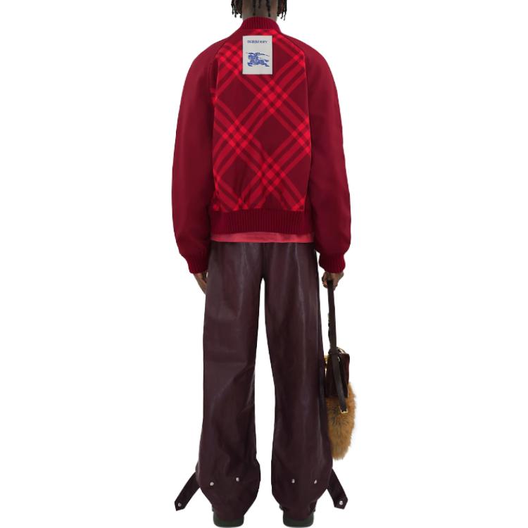 Shop 버버리 리버서블 체크 자켓 라즈베리 레드. 80789061