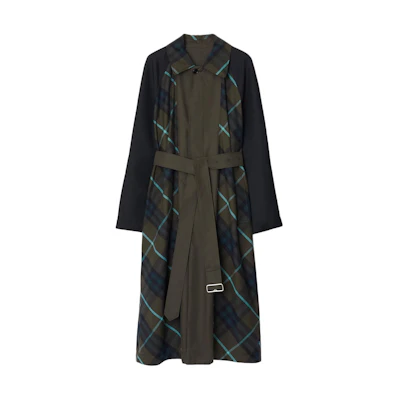 Burberry Reversible Check Print Long Sleeve Trench Coat in Otter Brown. 80767111