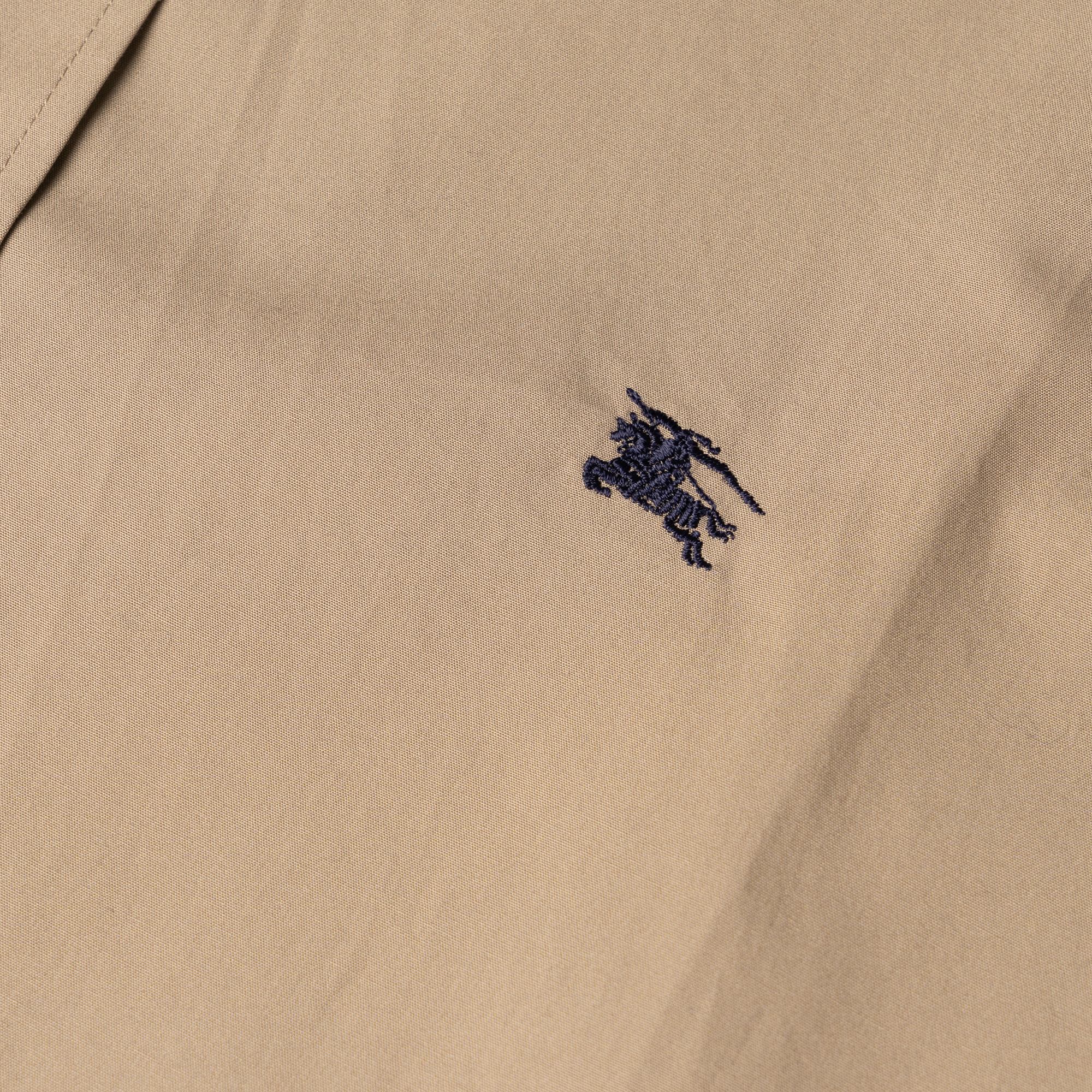 Burberry  Solid Beige Single-Breasted Long-Sleeve Shirt with Embroidered Logo 8036288 圖 8