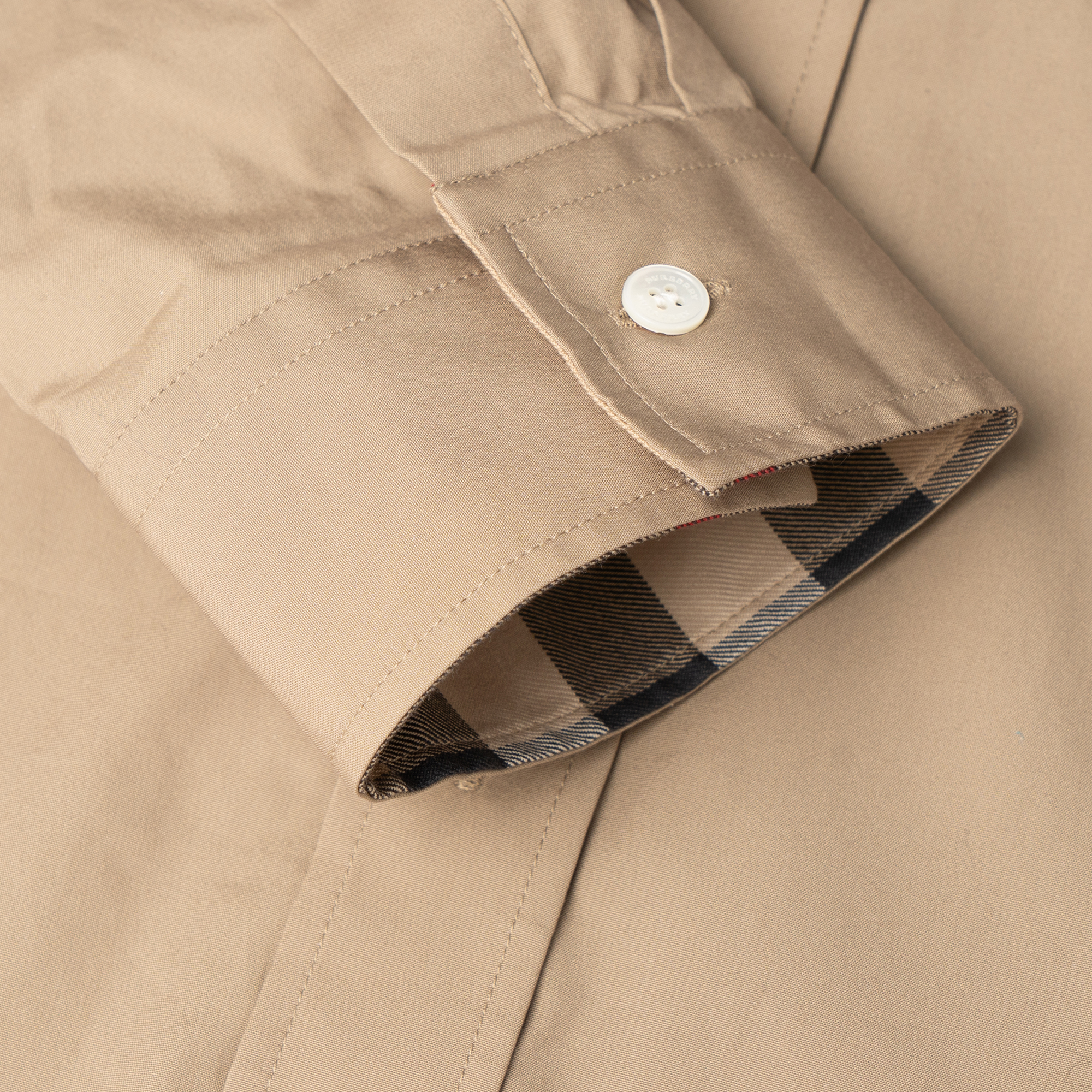 Burberry  Solid Beige Single-Breasted Long-Sleeve Shirt with Embroidered Logo 8036288 圖 10