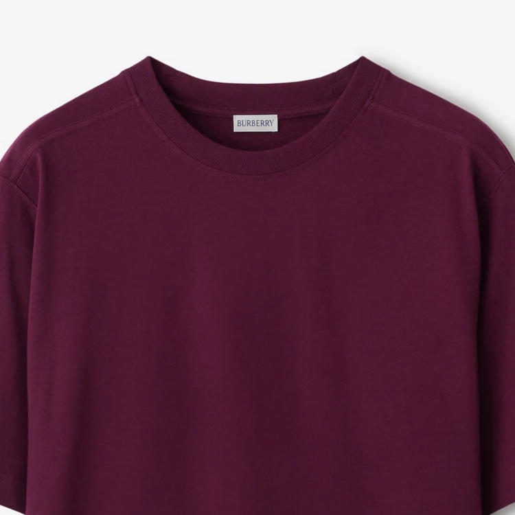 Lookbook Burberry Baju T-Shirt Leher Bulat Lengan Pendek Warna Merah Mawar. 80777411