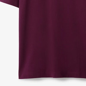 Burberry Baju T-Shirt Leher Bulat Lengan Pendek Warna Merah Mawar. 80777411 Details for Burberry Baju T-Shirt Leher Bulat Lengan Pendek Warna Merah Mawar. 80777411