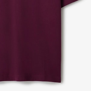 Burberry Baju T-Shirt Leher Bulat Lengan Pendek Warna Merah Mawar. 80777411 Sizing Burberry Baju T-Shirt Leher Bulat Lengan Pendek Warna Merah Mawar. 80777411