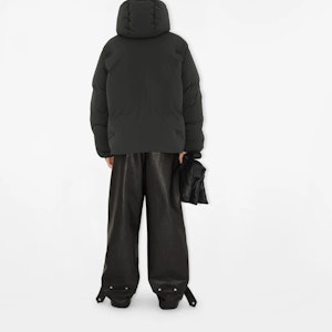 バーバリー ソリッドカラー ジッパーフード ダウンジャケット オブシディアングレー 80838181 Shop バーバリー ソリッドカラー ジッパーフード ダウンジャケット オブシディアングレー 80838181