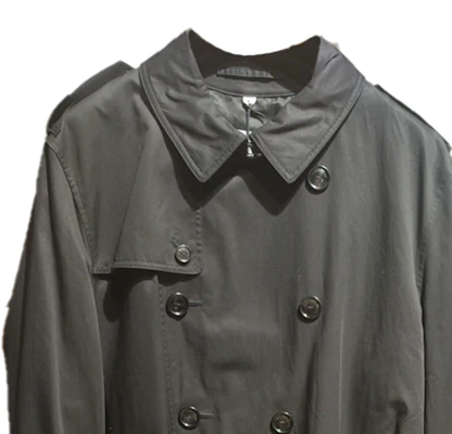 Burberry Mantel Trench Hitam Double-Breasted Solid. 80621671 Shop Burberry Mantel Trench Hitam Double-Breasted Solid. 80621671