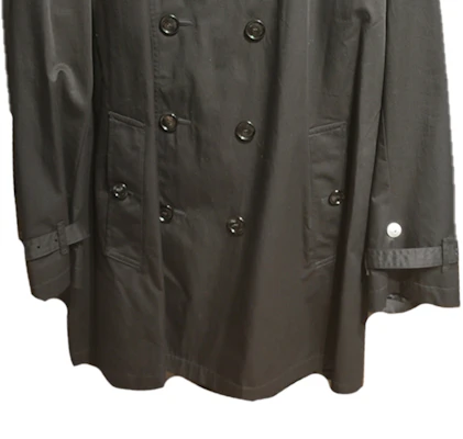 Burberry Mantel Trench Hitam Double-Breasted Solid. 80621671 Details for Burberry Mantel Trench Hitam Double-Breasted Solid. 80621671